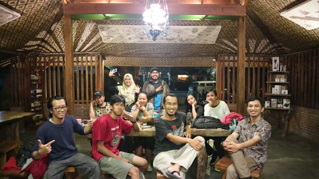 Kopdar blogger di kedai kopi