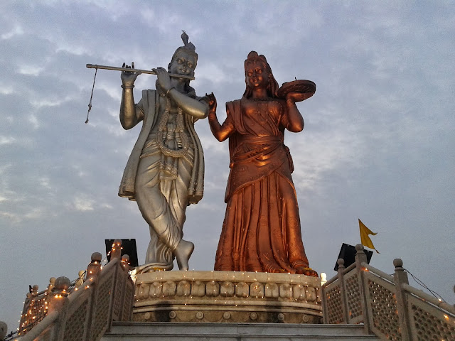 Lord Krishna and Radha Statue in Delhi, Lord Krishna and Radha Statue at Temple near Mukarba Chowk Flyover Delhi