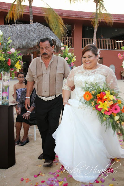 boda en playa, beach wedding, Oaxaca, México, Bodas Huatulco, Wedding Planner