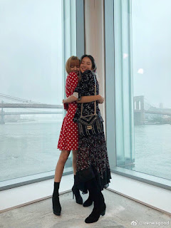 180915 [Photos] Irene Kim Weibo Update With Lisa 