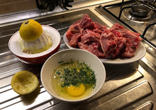 agnello, le costine con uova e limone (cucinaconemidio)