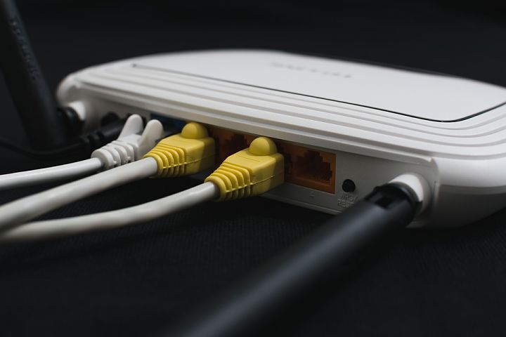 que diferencia hay entre un modem y un router