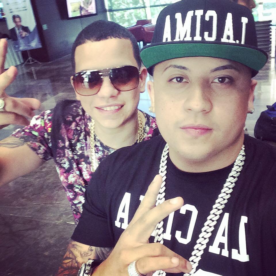  Descargar - J Alvarez Ft Carlitos Rossy Y Justin Quiles - Porque Te Demoras