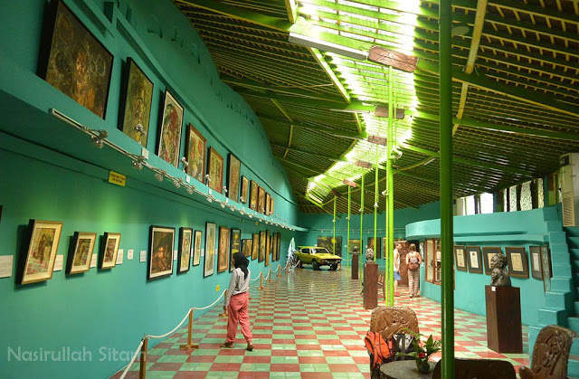 Lukisan di Gallery pertama Museum Affandi