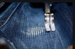 5 Cara Atasi Celana Jeans Yang Robek Simpel Bisa Di Tiru