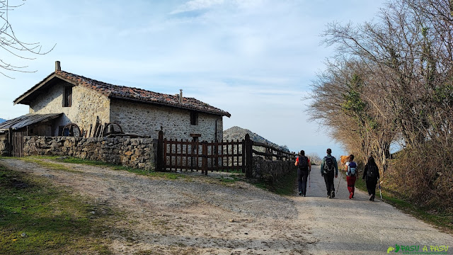 Cabaña junto a la pista