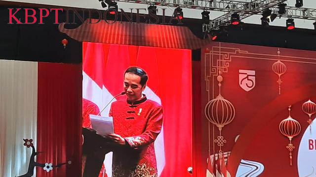 Jokowi Menghadiri Perayaan Imlek Menggunakan Baju Cheongsam Saya Senang Sekali