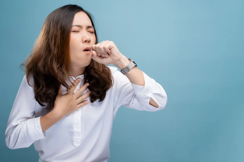 Batuk Setelah Makan: Ini Penyebab dan Cara Mengatasinya