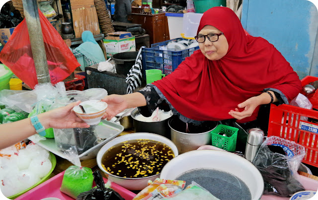 Mencicipi Kuliner Khas Nusantara Dawet Telasih Pasar Gede Solo Cobain Segernya Dawet Telasih Pasar Gede Solo