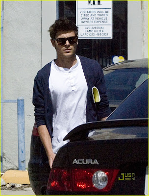 Zac Efron Hot Photo