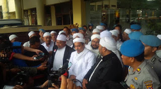 Rizieq Shihab Dipolisikan Hansip karena Hina Kapolda Metro Jaya