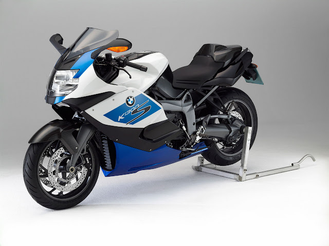 2012_BMW_K1300SHP_With_Paddock_Stand