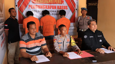 Kapolsek Pamona Timur Gelar Konferensi Pers Ungkap Kasus Pencurian Mobil dan Barang Berharga di Desa Pancasila