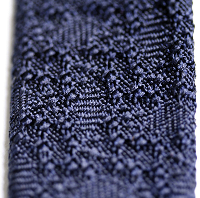 silk knit tie detail