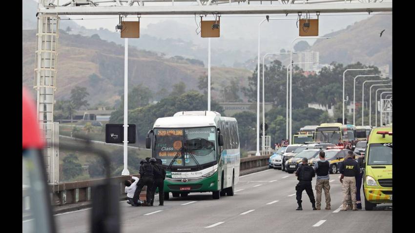 Βραζιλία: Νεκρός από την αστυνομία ο δράστης ομηρίας λεωφορείου