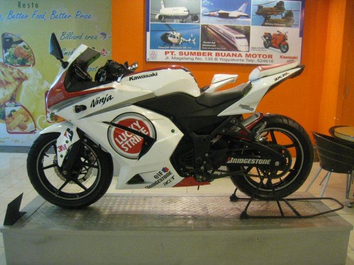 Variasi / Modifikasi Kawasaki Ninja 250R Super Keren 