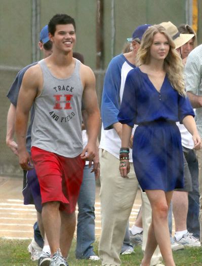 Taylor Swift and Taylor Lautner filmed a movie together. Taylor with taylor.