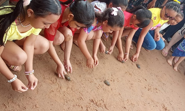 NIÑOS SON PARTE DE LA LIBERACIÓN DE 1.000 TORTUGAS DE RÍO EN EL BENI