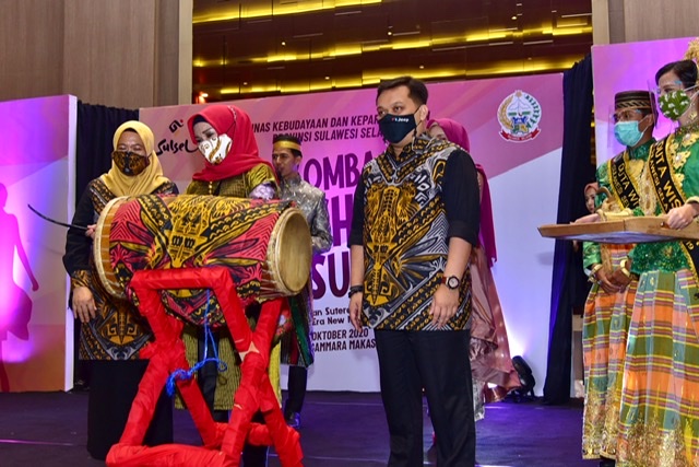 Lies Nurdin Buka Lomba Fashion Show Sutera Sulawesi Selatan Tahun 2020
