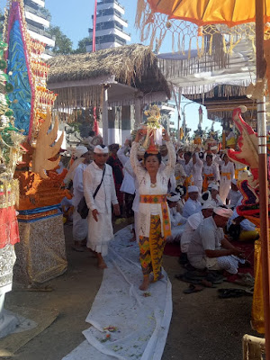 Puncak Karya di Pura Penataran Agung Desa Adat Nangka  Dipuput Delapan Ida Pedanda