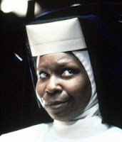 Whoopi Goldberg - Irmã Mary Clarence