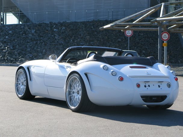 The Weismann MF5 roadster is powered by a 50 Liter V10 from a BMW M5 