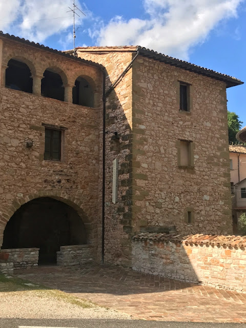 SERRAPETRONA-IL-CENTRO-STORICO