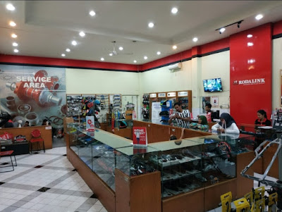 Informasi Lowongan Kerja RODALINK Kudus saat ini telah memiliki 54 outlet yang terdiri dari 44 outlet di Indonesia, 3 outlet di Singapura, dan 7 outlet di Malaysia. Untuk ekspansi bisnis, kami mengajak anda yang memiliki jiwa muda dan bertalenta untuk bergabung bersama kami. Sebagai :  SALES RODALINK - KUDUS