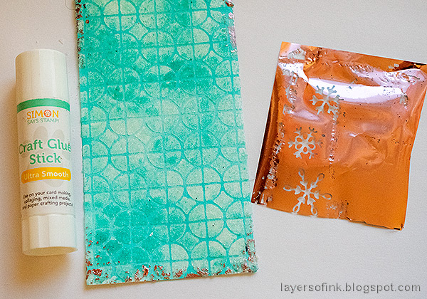 Layers of ink - Foil Snowflake Tag Tutorial by Anna-Karin Evaldsson. Add Therm o web deco foil.