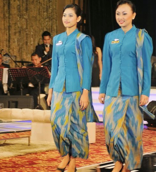 model baju pramugari garuda