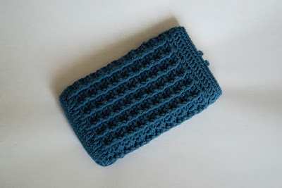 Funda móvil de ganchillo waffle stitch