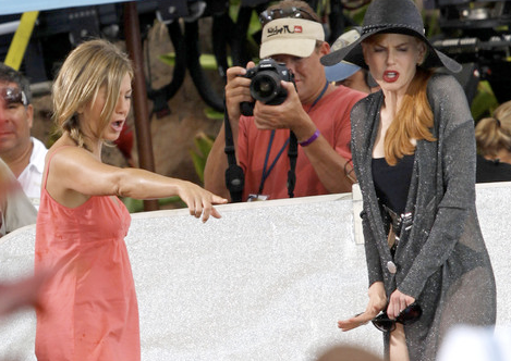  Aniston & Nicole Kidman on the set of Just Go With It in the comments.