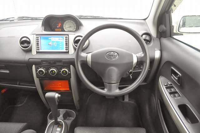 2005 Toyota IST 1.3F for Tanzania to Dar es salaam