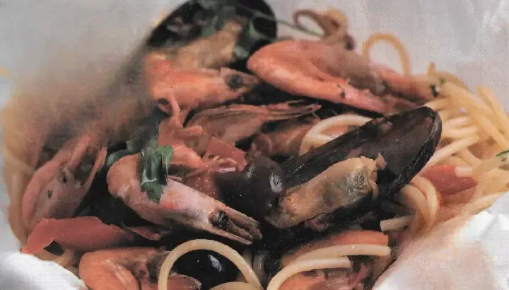 Spaghetti di mare al cartoccio