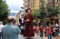 Gigantes y cabezudos en las fiestas de Barakaldo