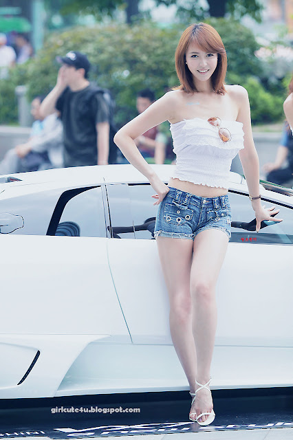 17 Kang Yui-ASUS Lamborghini VX7 Roadshow-very cute asian girl-girlcute4u.blogspot.com