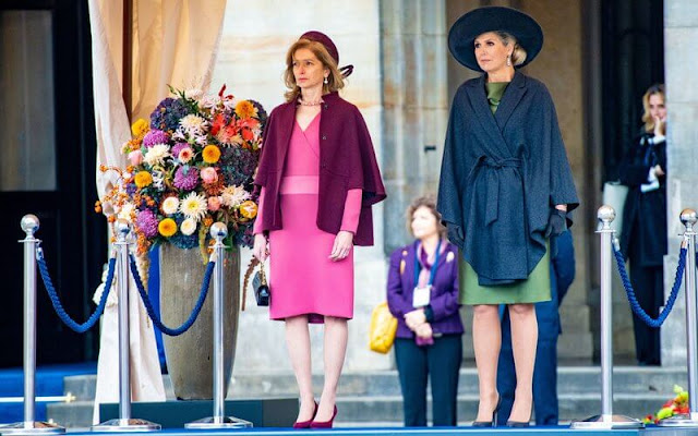 Queen Maxima wore a green satin outfit by Natan fall winter collection. President Sergio Mattarella and Laura Mattarella