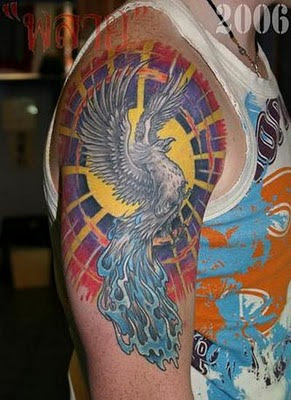 Tattoo Burung Merak  di  Tangan Gambar  Seni Tattoo