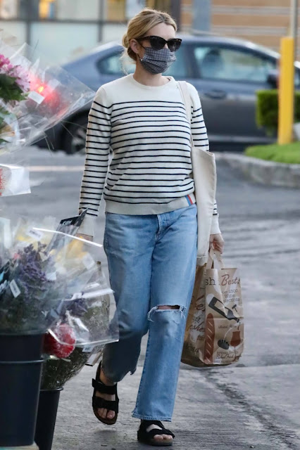 Emma Roberts She Was Seen Out Grocery Shopping at Bristol Farms in Beverly Hills