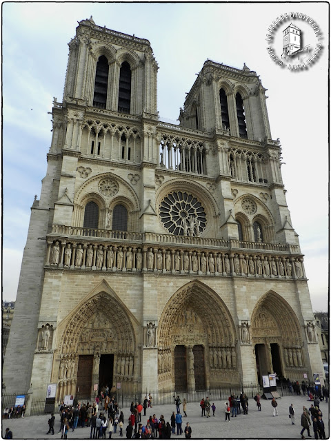 PARIS (75) - Cathédrale Notre-Dame (Portfolio des 800 ans du monument - Extérieur)