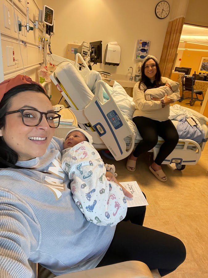 Identical Twins births and welcome their first child the same day (Photos)