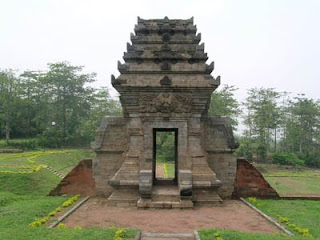 PEMECUTAN BEDULU MAJAPAHIT CANDI JEDONG