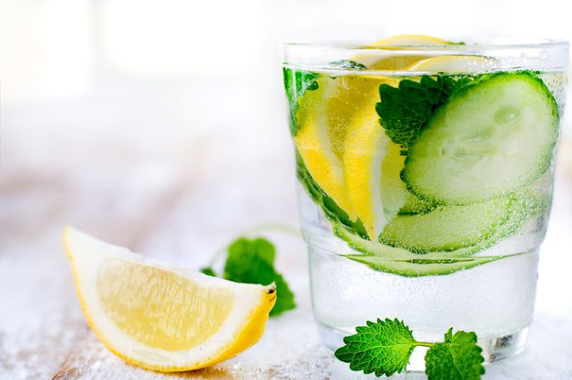 Ventre plat : perdre du ventre avec le sassy water