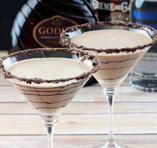 CHOCOLATE MARTINIS #drinks #cocktails