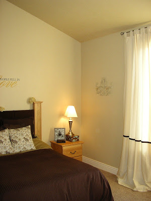 Before and after of an amazing master bedroom transformation. From dark to farmhouse chic! 