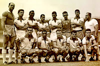 SELECCIÓN DE BRASIL - Temporada 1957-58 - Paulo Amaral (preparador físico), De Sordi, Zózimo, Zito, Nílton Santos, Castilho, Mauro e Feola (seleccionador); Joel, Moacir, Altafini, Doda y Zagalo - BRASIL 4 (Moacir, Joel 2 y Dida) BULGARIA 0 - 14/05/1958 - Partido amistoso - Rio de Janeiro, Brasil, estadio de Maracaná