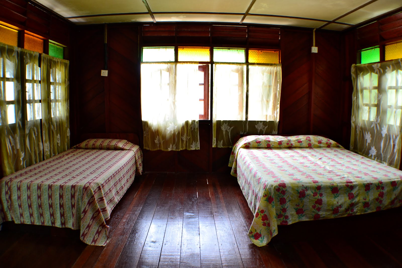 Ruang Bilik Tidur Rumah Papan  Desainrumahid.com