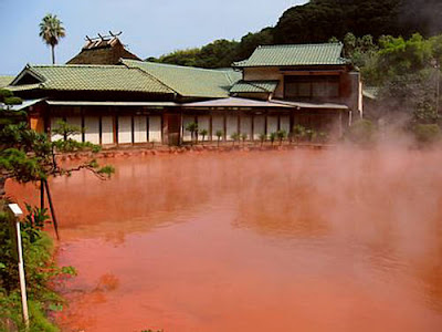 Air Panas Blood Pond Hot Spring, Jepang