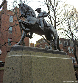 Paul Revere a Caballo en Boston