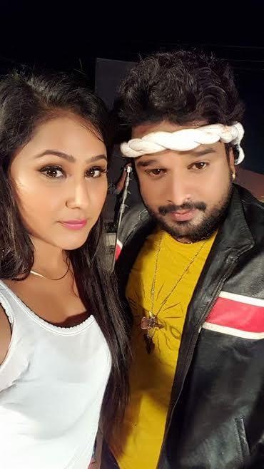 Priyanka Pandit, Ritesh Pandey Bhojpuri movie Tohre Me Basela Pran  2016 wiki, full star-cast, Release date, Actor, actress, Song name, photo, poster, trailer, wallpaper